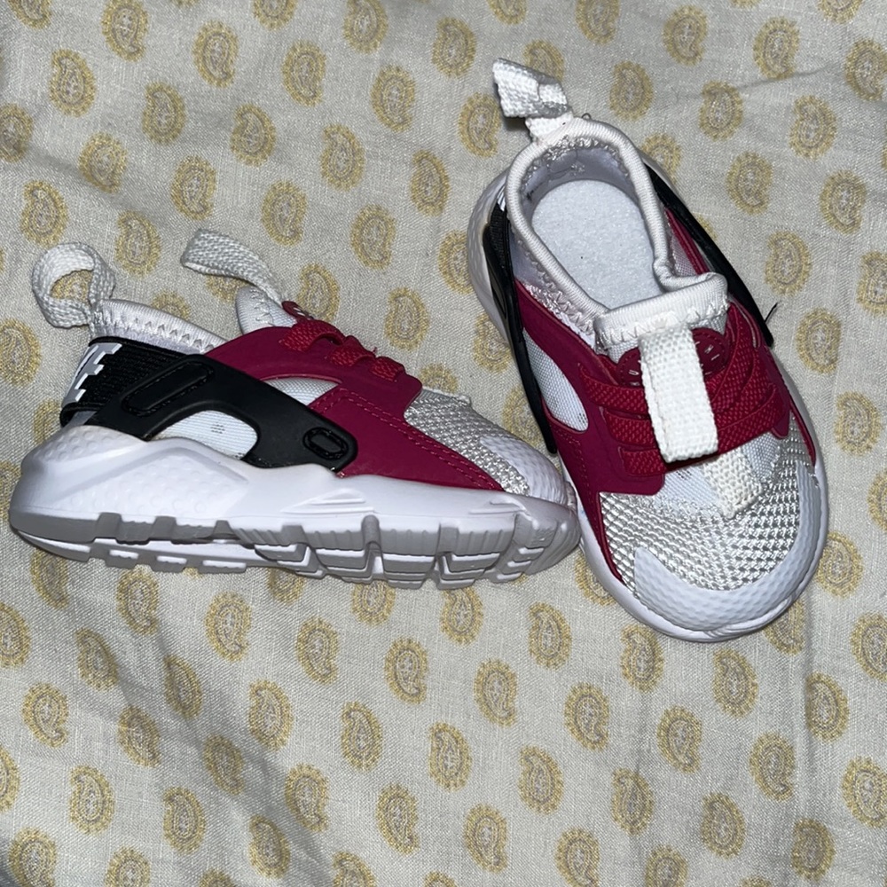 New! Size 4 toddler Nike huarache sneaker - Picture 2 of 5